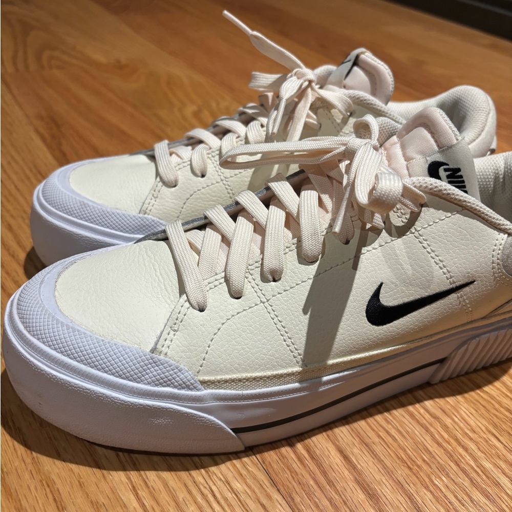 Nike Cream and White Low-Top Sneakers